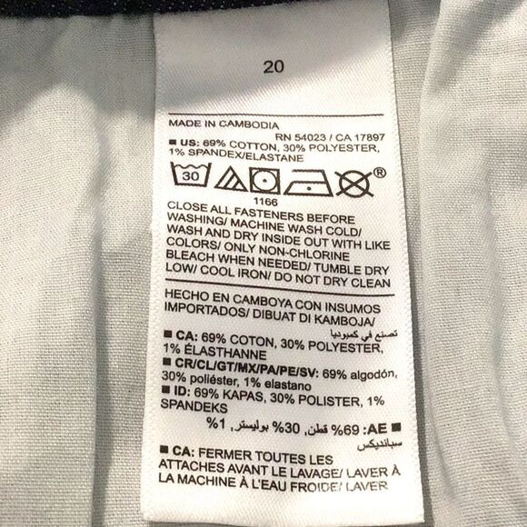 Old Navy Dark Wash Mid Rise WOW Roll Cuff
Cotton Denim Stretch Shorts New - Picture 16 of 16